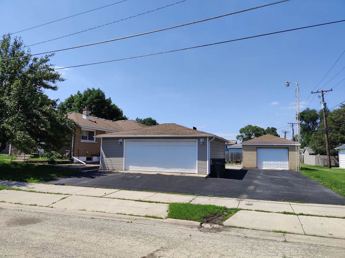 640 MIDLAND Avenue