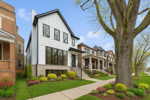 3920 N Bell Avenue Chicago IL 60618