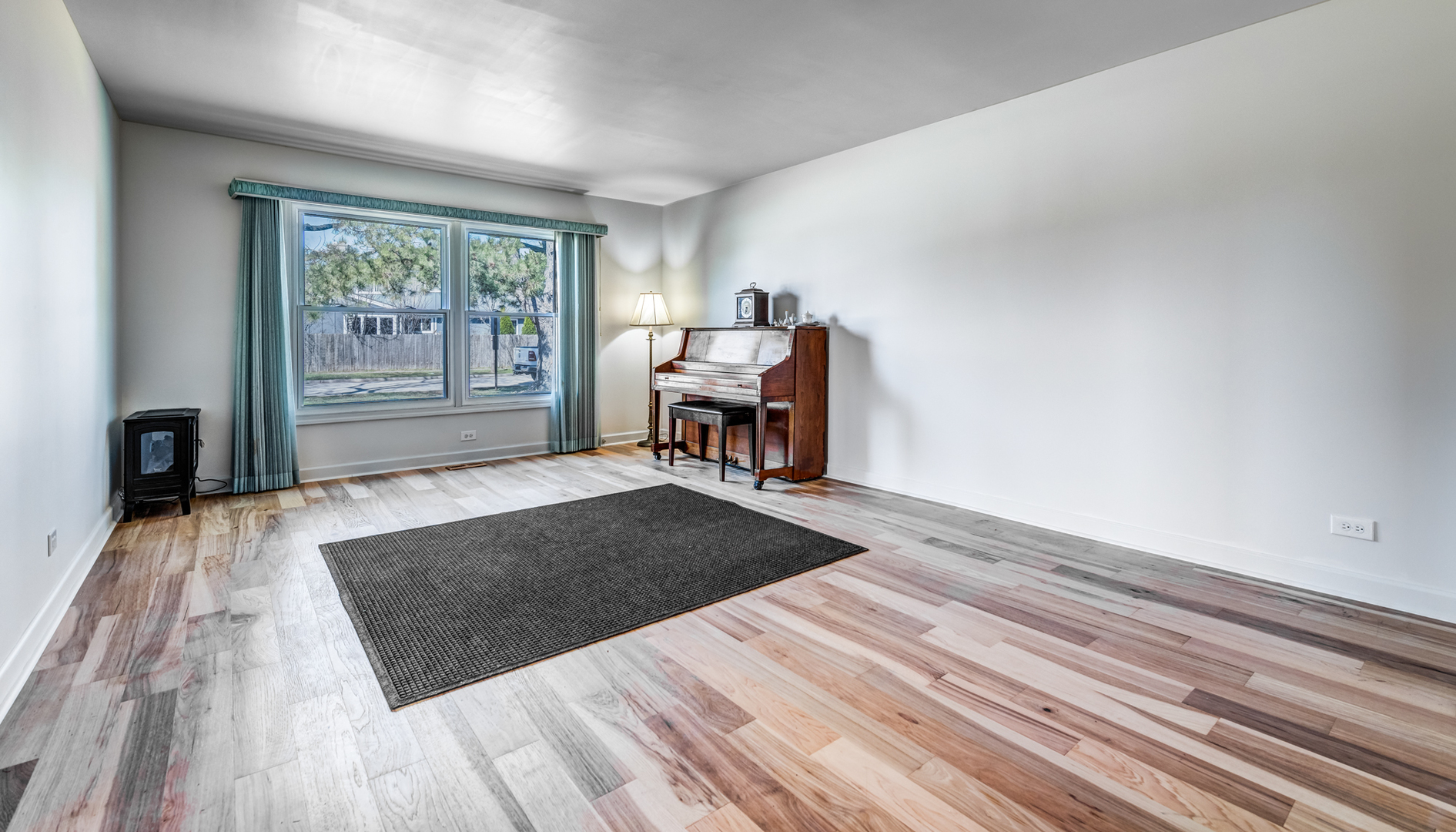 11 BIRCHWOOD Avenue