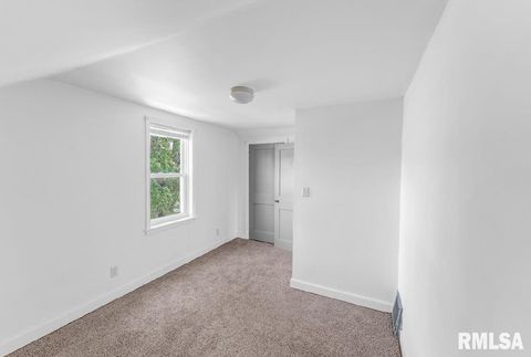 Tiny photo for 2823 N 3RD Street, Clinton, IA 52732 (MLS # QC4268324)