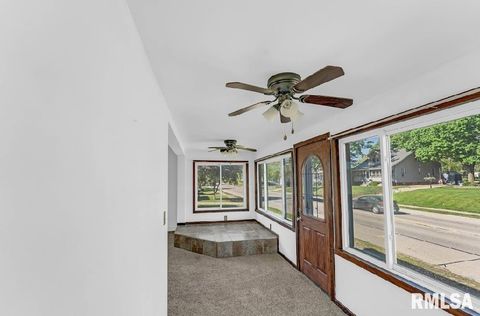 Tiny photo for 2823 N 3RD Street, Clinton, IA 52732 (MLS # QC4268324)