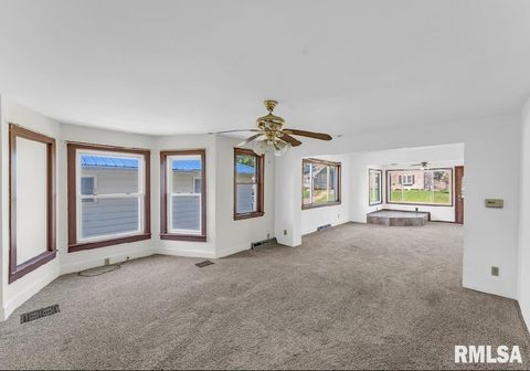 Tiny photo for 2823 N 3RD Street, Clinton, IA 52732 (MLS # QC4268324)