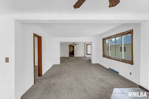 Tiny photo for 2823 N 3RD Street, Clinton, IA 52732 (MLS # QC4268324)