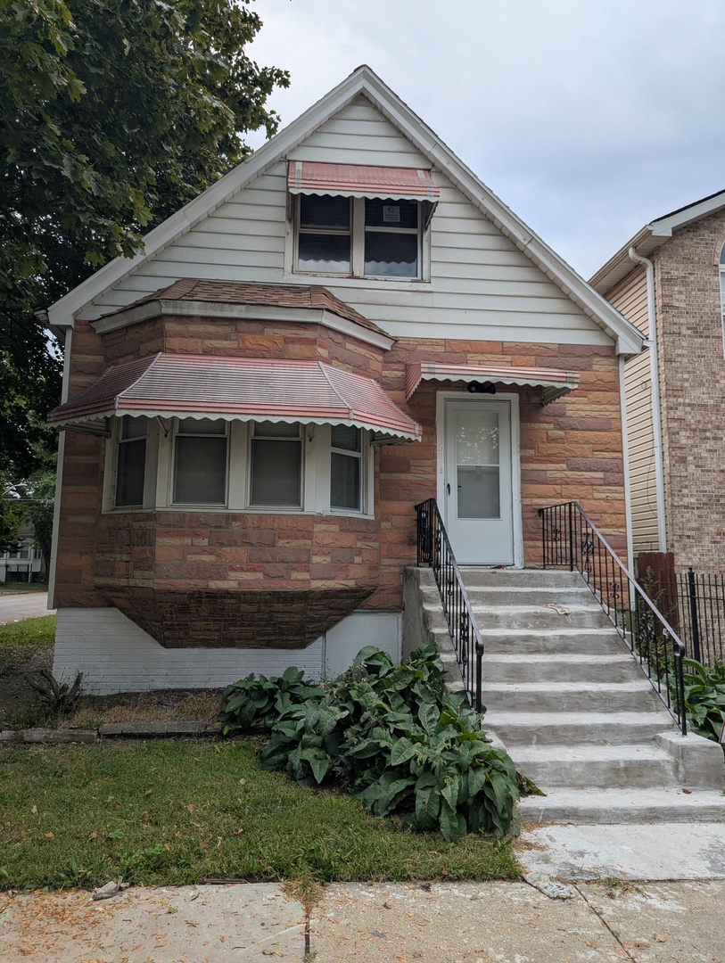 Photo 1 of 45 — 8601 S Kingston Avenue, Chicago, IL 60617