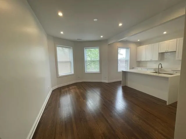 6233 S Langley Avenue