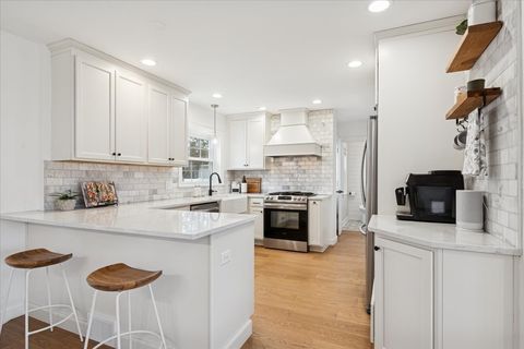 Tiny photo for 736 Ottawa Avenue, Park Ridge, IL 60068 (MLS # 12545546)