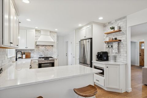 Tiny photo for 736 Ottawa Avenue, Park Ridge, IL 60068 (MLS # 12545546)