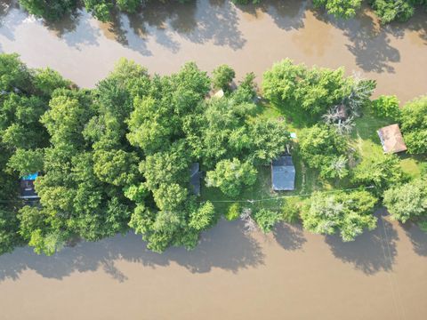 Tiny photo for 4 Maple Island Is S, Momence, IL 60954 (MLS # 12268240)