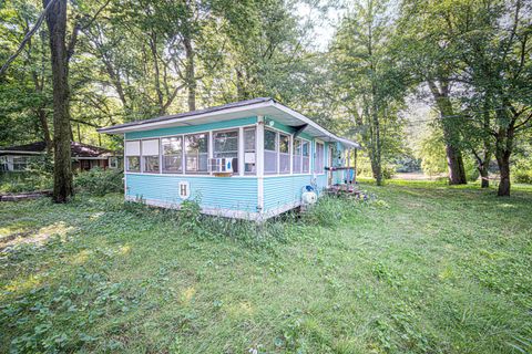 Tiny photo for 4 Maple Island Is S, Momence, IL 60954 (MLS # 12268240)