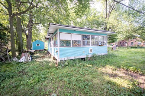 Tiny photo for 4 Maple Island Is S, Momence, IL 60954 (MLS # 12268240)