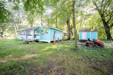 Tiny photo for 4 Maple Island Is S, Momence, IL 60954 (MLS # 12268240)