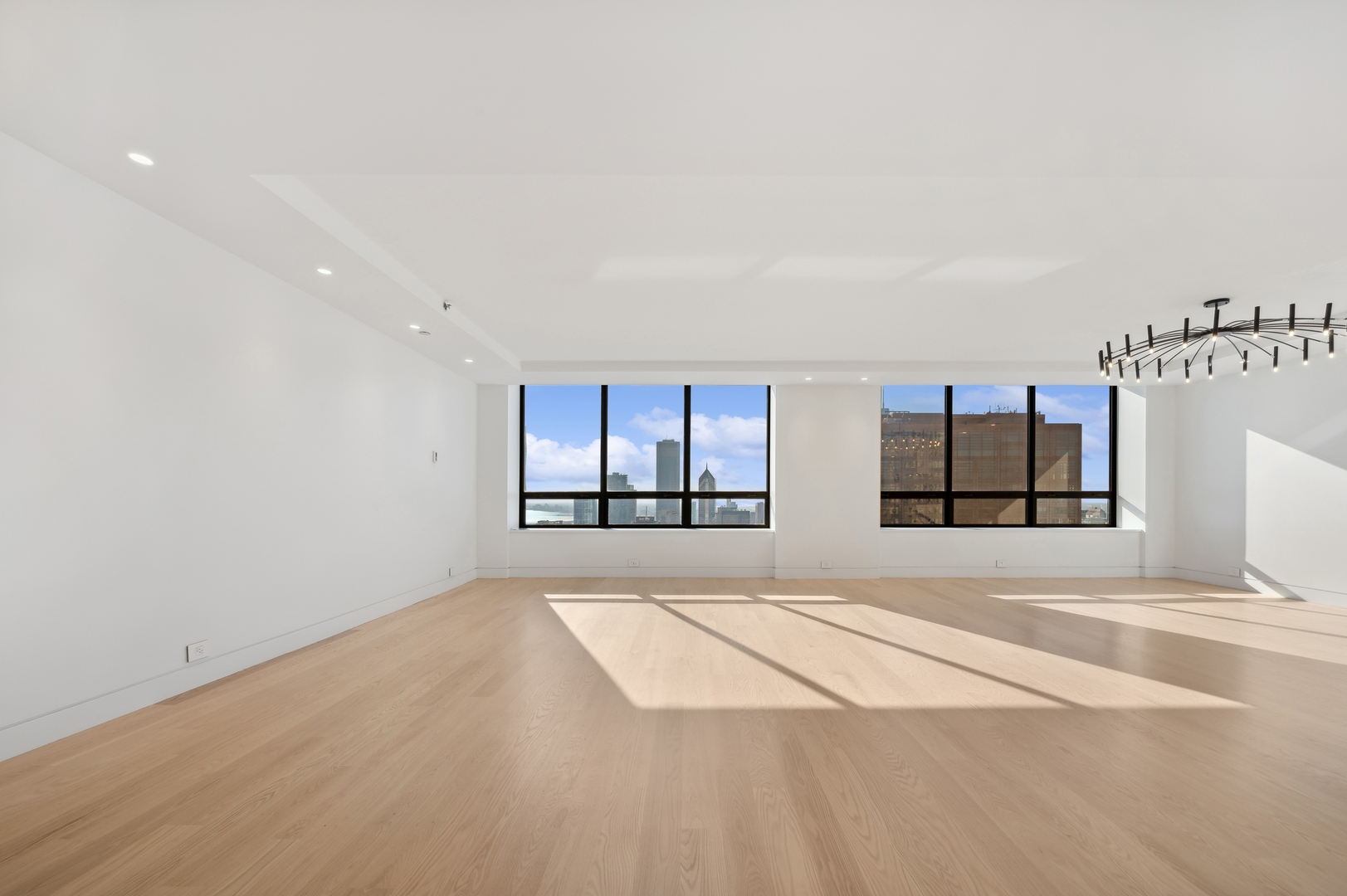 180 E PEARSON Street 5805