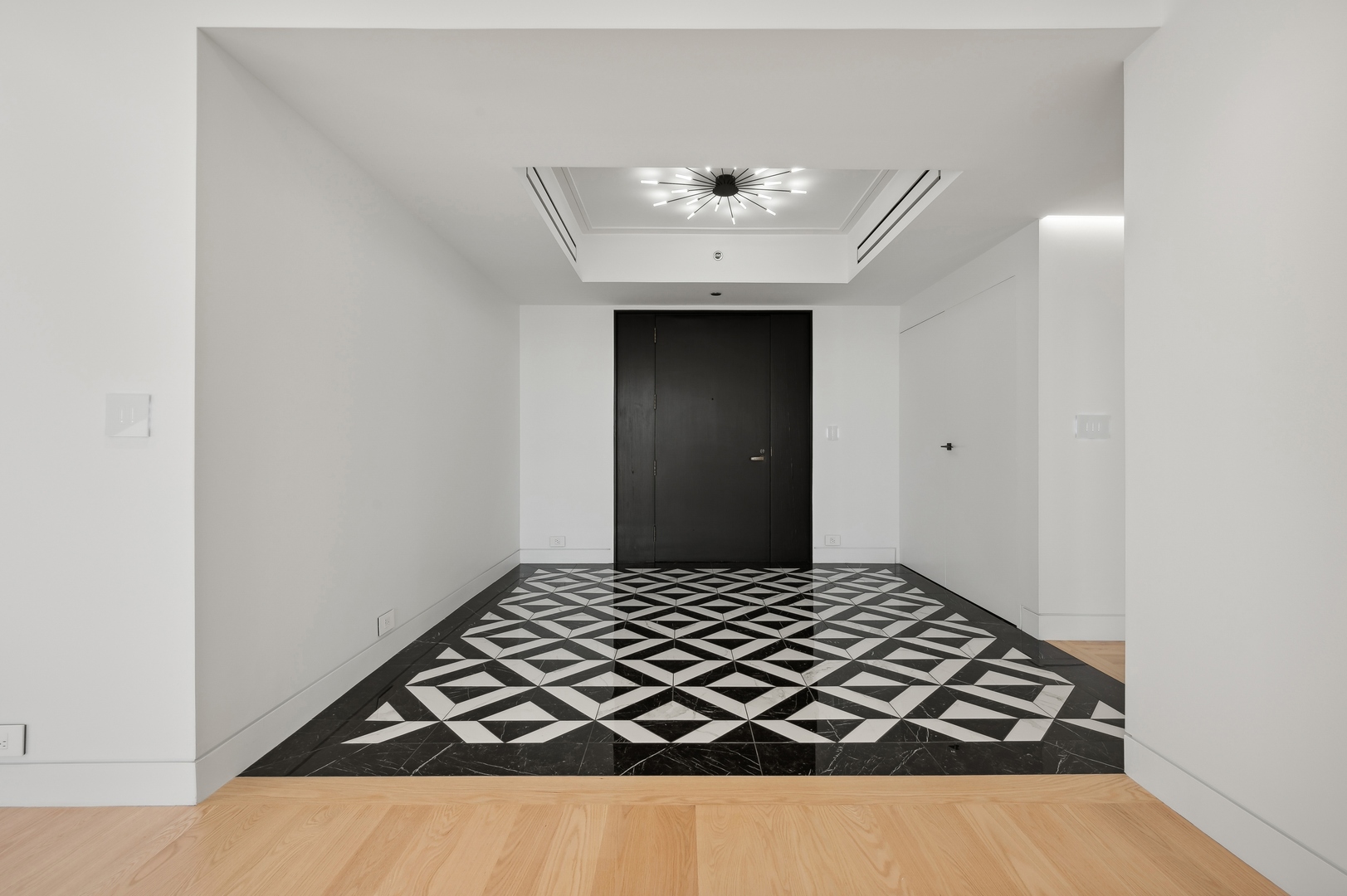 180 E PEARSON Street 5805