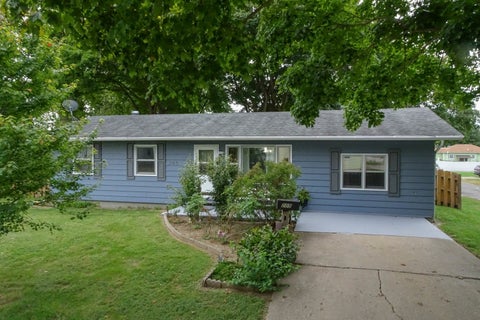 Tiny photo for 205 S Miller ST, Clinton, IL 61727 (MLS # 12771441)