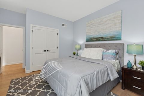 Tiny photo for 847 W Ainslie Street #GE, Chicago, IL 60640 (MLS # 12501300)