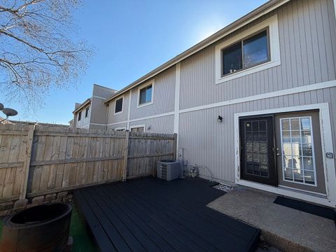 Tiny photo for 634 Robin Court, Grayslake, IL 60030 (MLS # 12639614)