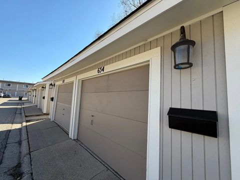 Tiny photo for 634 Robin Court, Grayslake, IL 60030 (MLS # 12639614)
