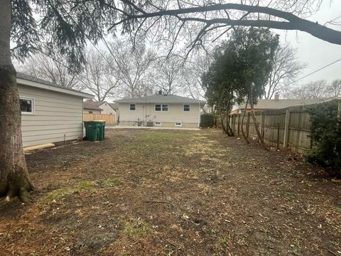 Tiny photo for 371 N Fairfield Avenue, Lombard, IL 60148 (MLS # 12581689)