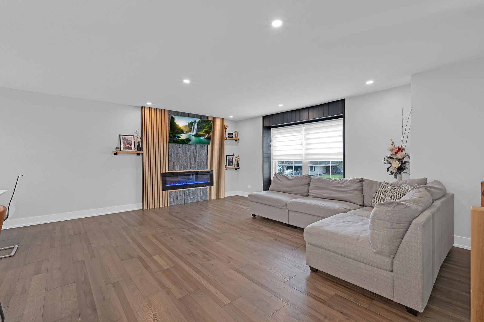 1135 N King Charles Court