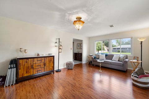 Tiny photo for 100 Des Plaines Lane, Hoffman Estates, IL 60169 (MLS # 12547930)