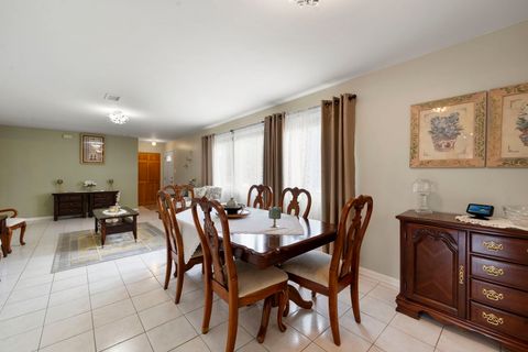 Tiny photo for 100 Des Plaines Lane, Hoffman Estates, IL 60169 (MLS # 12547930)