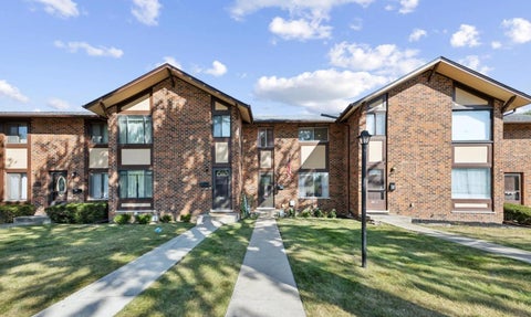 Photo of 18W138 W 14th St Street #9, Villa Park, IL 60181 (MLS # 12770815)