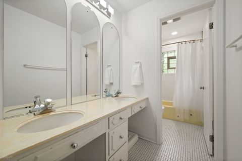 Tiny photo for 1618 McCraren Road, Highland Park, IL 60035 (MLS # 12660915)