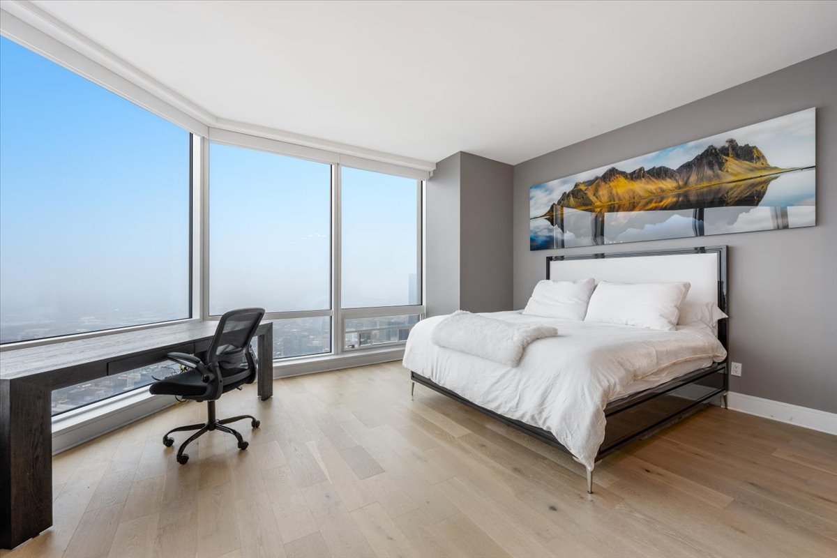 401 N Wabash Avenue 73C