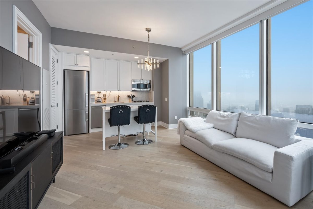 401 N Wabash Avenue 73C