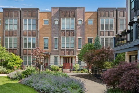 Photo of 3006 W Newport Avenue, Chicago, IL 60618 (MLS # 12688223)