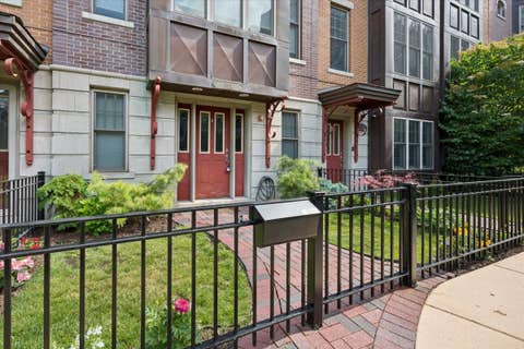 Tiny photo for 3006 W Newport Avenue, Chicago, IL 60618 (MLS # 12688223)