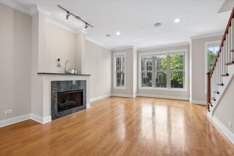 Tiny photo for 3006 W Newport Avenue, Chicago, IL 60618 (MLS # 12688223)