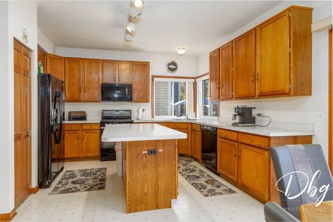 Tiny photo for 252 Carters Grove Court, Grayslake, IL 60030 (MLS # 12492159)