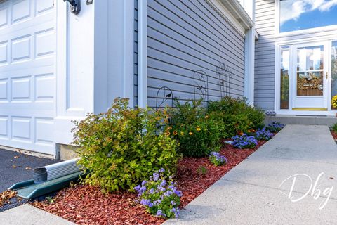 Tiny photo for 252 Carters Grove Court, Grayslake, IL 60030 (MLS # 12492159)