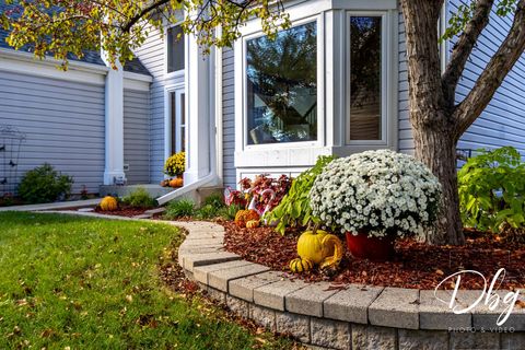 Tiny photo for 252 Carters Grove Court, Grayslake, IL 60030 (MLS # 12492159)