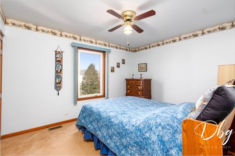 Tiny photo for 252 Carters Grove Court, Grayslake, IL 60030 (MLS # 12492159)