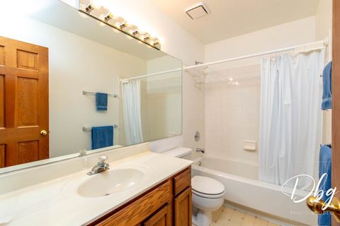 Tiny photo for 252 Carters Grove Court, Grayslake, IL 60030 (MLS # 12492159)