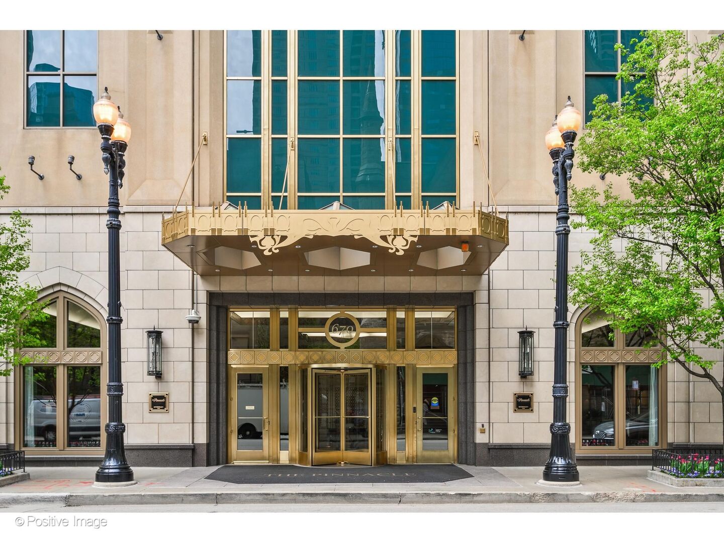 21 E Huron Street 3204