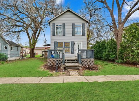 Photo of 225 E Pine Street, Paxton, IL 60957 (MLS # 12575265)