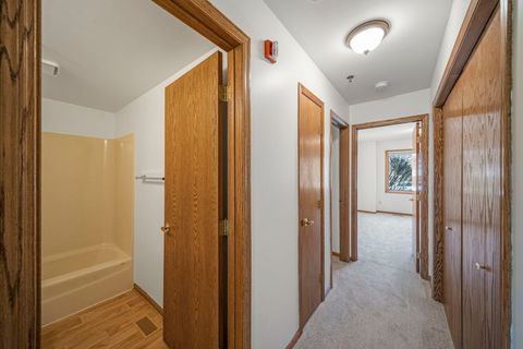 Tiny photo for 910 Thornwood Drive #910, St. Charles, IL 60174 (MLS # 12575346)