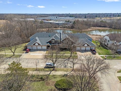 Tiny photo for 910 Thornwood Drive #910, St. Charles, IL 60174 (MLS # 12575346)