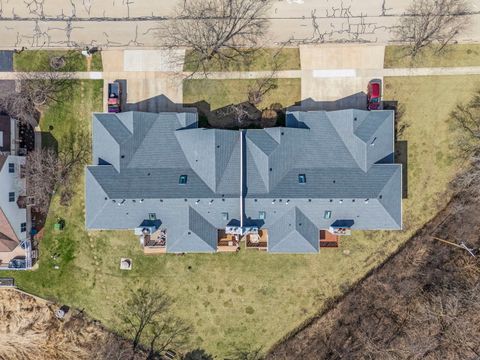 Tiny photo for 910 Thornwood Drive #910, St. Charles, IL 60174 (MLS # 12575346)