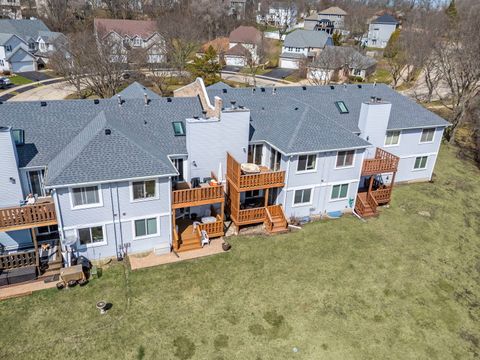 Tiny photo for 910 Thornwood Drive #910, St. Charles, IL 60174 (MLS # 12575346)