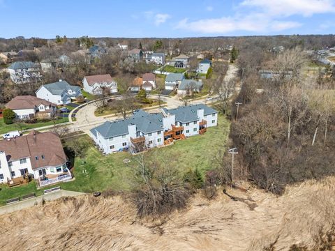 Tiny photo for 910 Thornwood Drive #910, St. Charles, IL 60174 (MLS # 12575346)