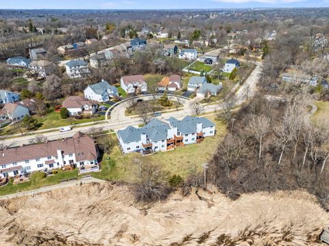 Tiny photo for 910 Thornwood Drive #910, St. Charles, IL 60174 (MLS # 12575346)