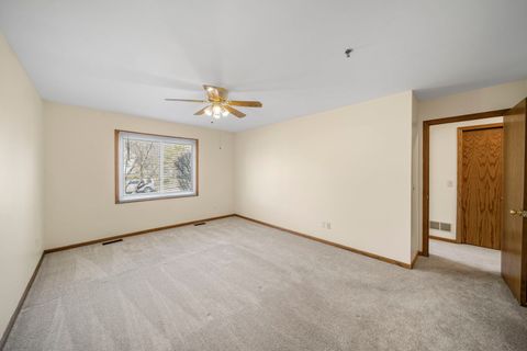 Tiny photo for 910 Thornwood Drive #910, St. Charles, IL 60174 (MLS # 12575346)