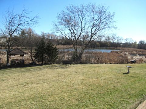 Tiny photo for 910 Thornwood Drive #910, St. Charles, IL 60174 (MLS # 12575346)