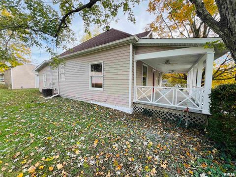 Tiny photo for 1300 LINCOLN Street, Eldorado, IL 62930 (MLS # EB460396)