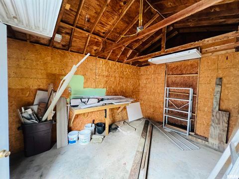 Tiny photo for 1300 LINCOLN Street, Eldorado, IL 62930 (MLS # EB460396)