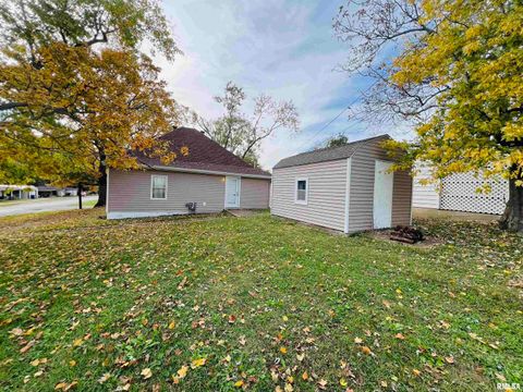 Tiny photo for 1300 LINCOLN Street, Eldorado, IL 62930 (MLS # EB460396)